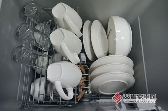松下洗碗机评测：自带烘干杀菌 但耗时太长